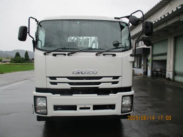 いすゞ フォワード QPG-FVR34U2(2WD)の写真3