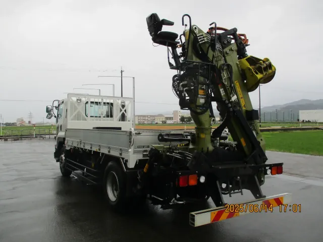 いすゞ フォワード QPG-FVR34U2(2WD)の写真6