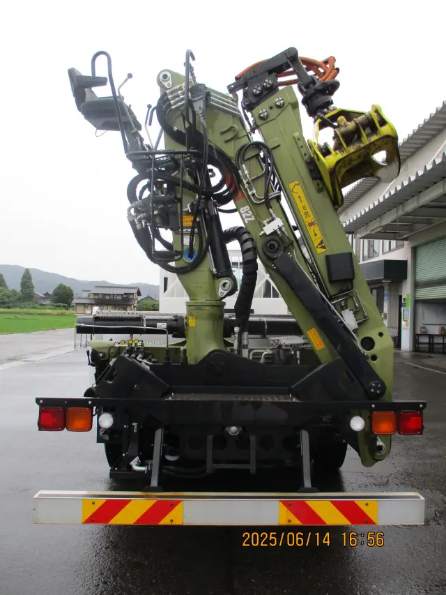 いすゞ フォワード QPG-FVR34U2(2WD)の写真7