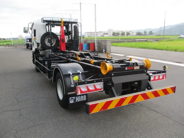 いすゞ フォワード TKG-FRR90S2(2WD)の写真4