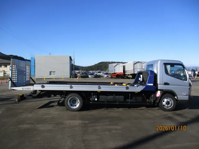 三菱 キャンター 2PG-FEB90(2WD)の写真5