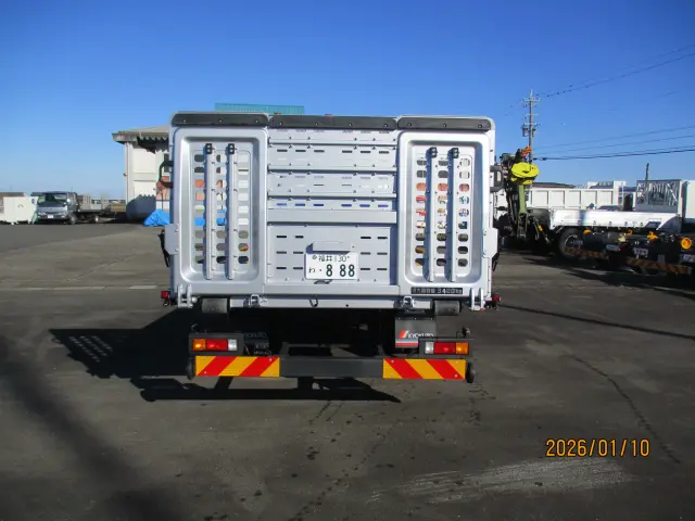 三菱 キャンター 2PG-FEB90(2WD)の写真6