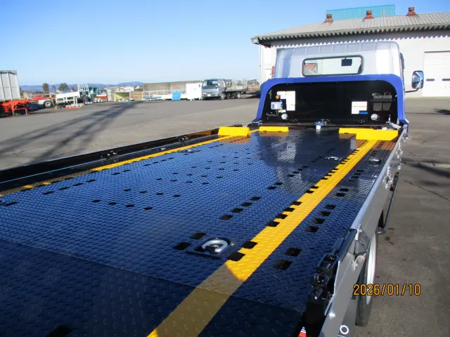 三菱 キャンター 2PG-FEB90(2WD)の写真9