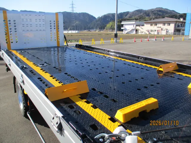 三菱 キャンター 2PG-FEB90(2WD)の写真10