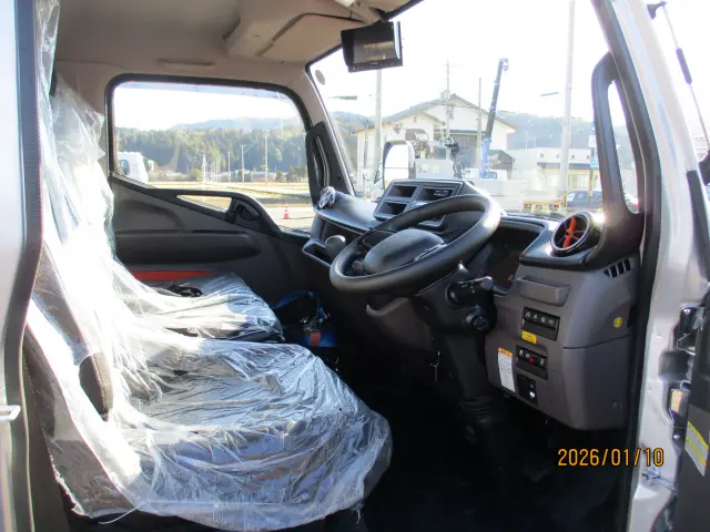 三菱 キャンター 2PG-FEB90(2WD)の写真14