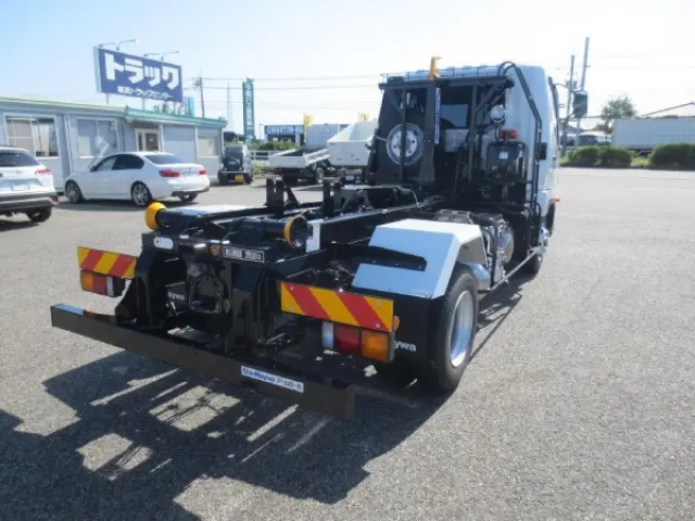 三菱 ファイター 2KG-FK72F(2WD)の写真4