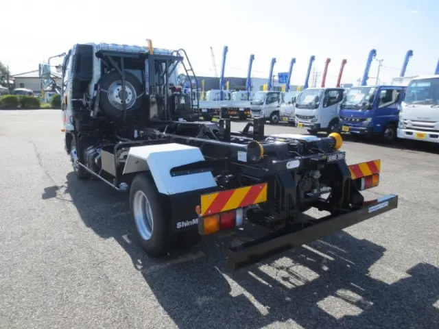 三菱 ファイター 2KG-FK72F(2WD)の写真5