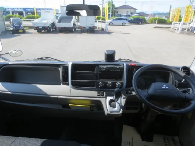三菱 キャンター 2RG-FEB50(2WD)の写真15