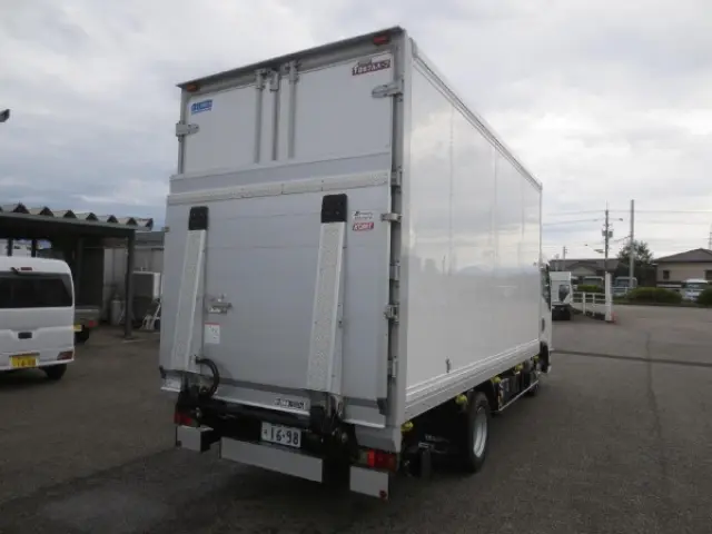 いすゞ エルフ 2RG-NLR88AN(2WD)の写真4