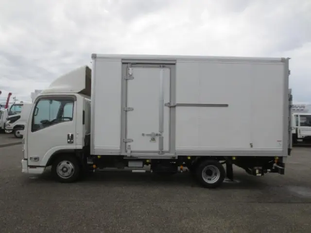 いすゞ エルフ 2RG-NLR88AN(2WD)の写真10