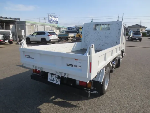 いすゞ エルフ 2RG-NJR88AN(2WD)の写真4
