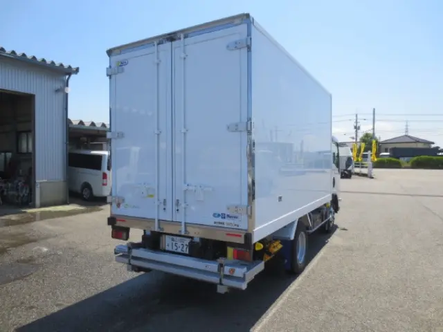 いすゞ エルフ 2RG-NMR88M(2WD)の写真4