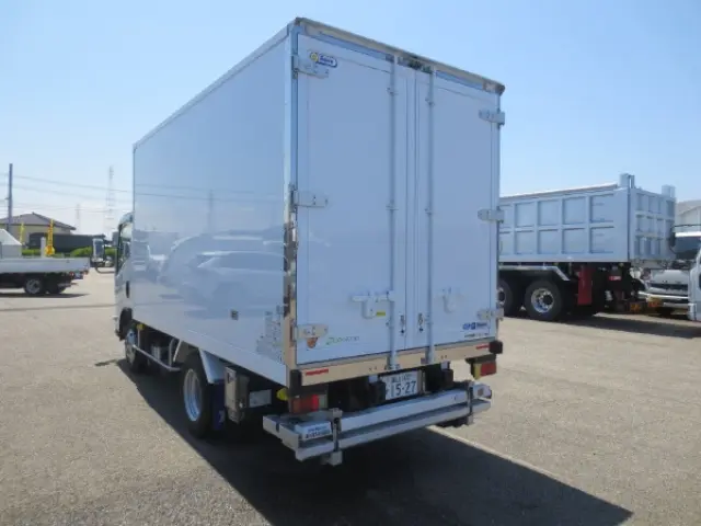 いすゞ エルフ 2RG-NMR88M(2WD)の写真5