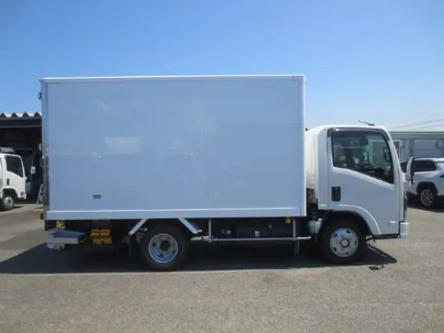 いすゞ エルフ 2RG-NMR88M(2WD)の写真8