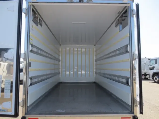 いすゞ エルフ 2RG-NMR88M(2WD)の写真10