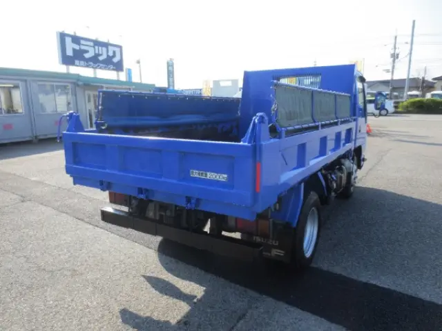 いすゞ エルフ 2RG-NJR88AN(2WD)の写真4