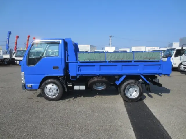 いすゞ エルフ 2RG-NJR88AN(2WD)の写真9