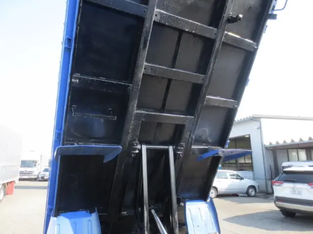 いすゞ エルフ 2RG-NJR88AN(2WD)の写真13