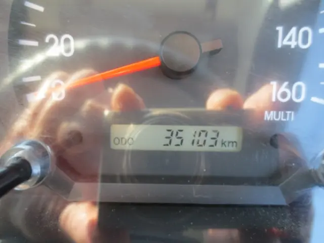 いすゞ エルフ 2RG-NJR88AN(2WD)の写真17