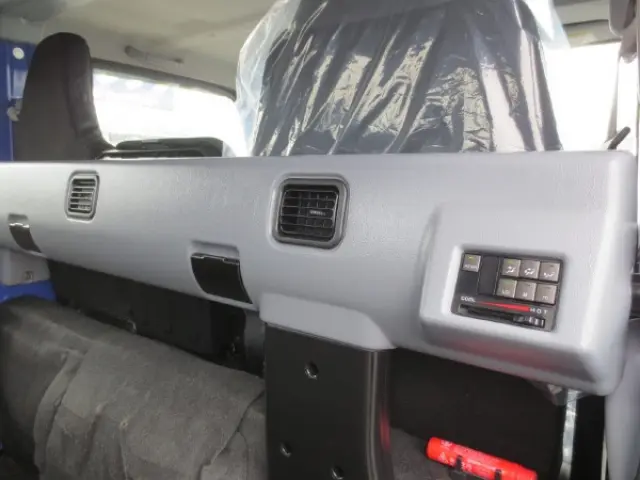 三菱 キャンター 2RG-FBA20(2WD)の写真14
