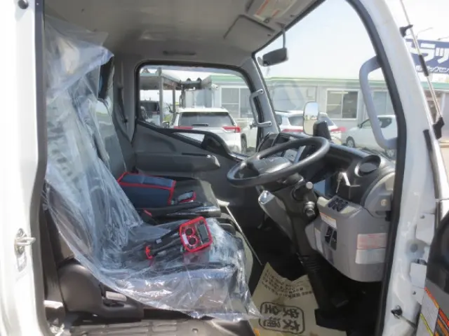 三菱 キャンター 2RG-FEAV0(2WD)の写真14