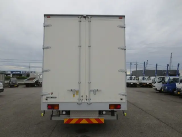 いすゞ フォワード 2RG-FRR90S1(2WD)の写真7