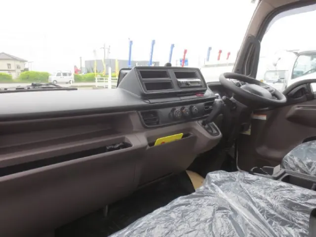 三菱 キャンター 2RG-FEB50(2WD)の写真13
