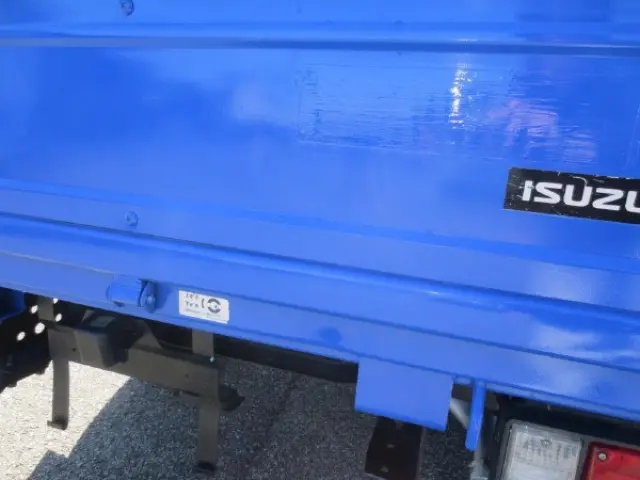 いすゞ エルフ TPG-NHR85A(2WD)の写真21