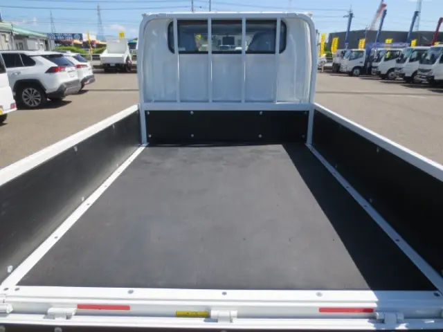 三菱 キャンター 2RG-FBA20(2WD)の写真10