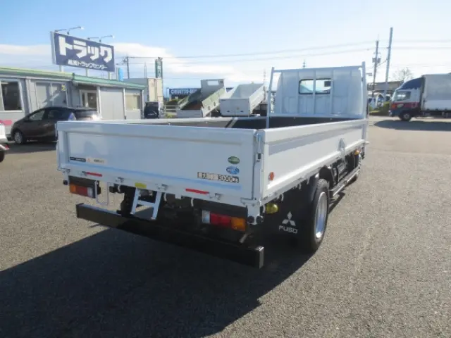 三菱 キャンター 2RG-FEAV0(2WD)の写真4