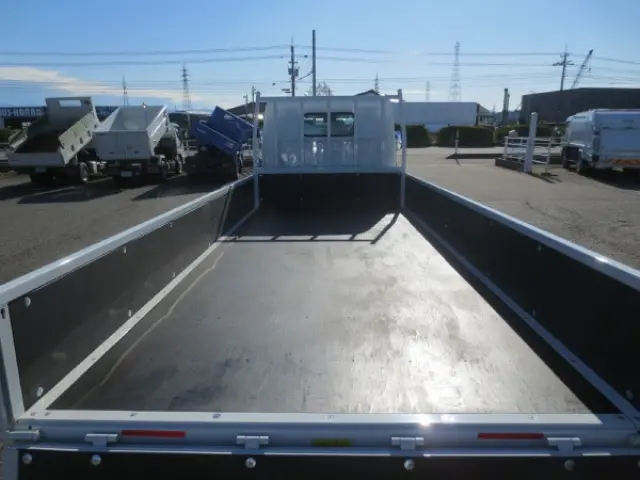 三菱 キャンター 2RG-FEAV0(2WD)の写真10