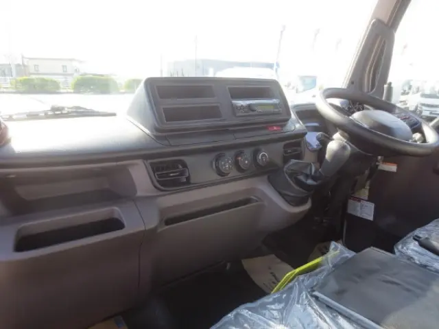 三菱 キャンター 2RG-FBA60(2WD)の写真15
