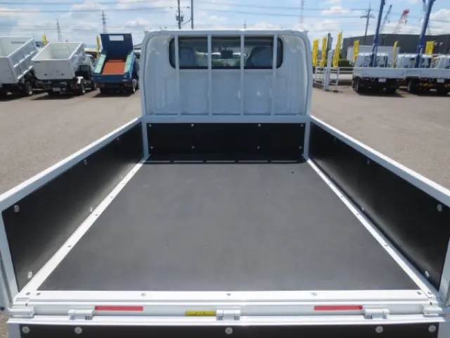 三菱 キャンター 2RG-FBA20(2WD)の写真10