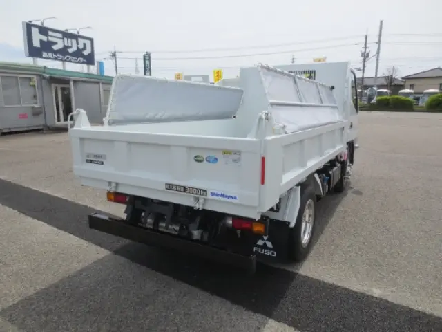 三菱 キャンター 2RG-FBA60(2WD)の写真4