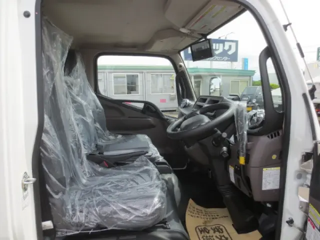 三菱 キャンター 2RG-FBA60(2WD)の写真14