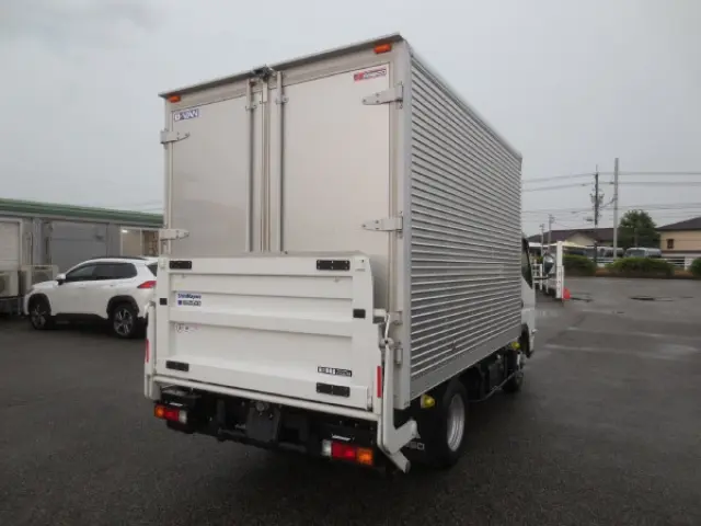 三菱 キャンター 2RG-FBA20(2WD)の写真4