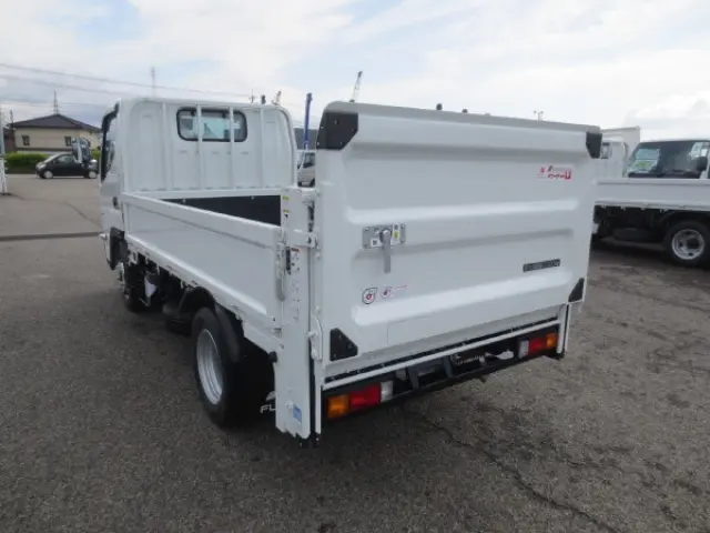 三菱 キャンター 2RG-FBA20(2WD)の写真5