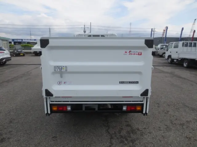 三菱 キャンター 2RG-FBA20(2WD)の写真7