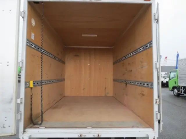 三菱 キャンター 2RG-FBA20(2WD)の写真11