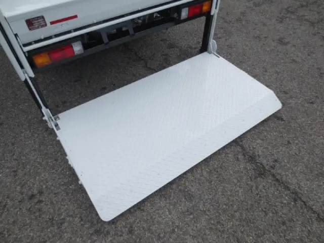 三菱 キャンター 2RG-FBA20(2WD)の写真11