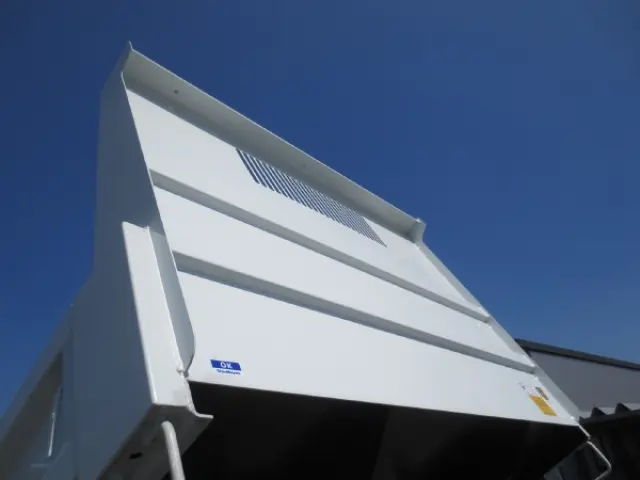 三菱 キャンター 2RG-FBA60(2WD)の写真11