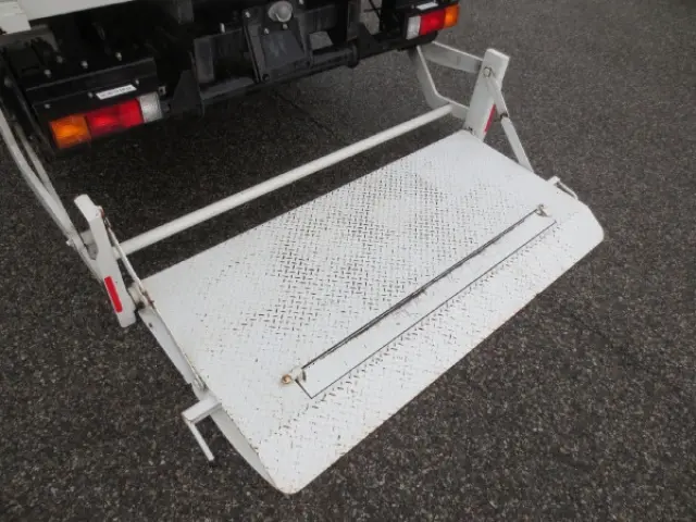 三菱 キャンター 2RG-FBA20(2WD)の写真12