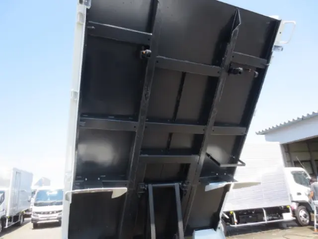 三菱 キャンター 2RG-FBA60(2WD)の写真12