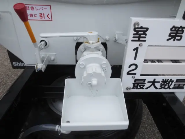 三菱 キャンター 2RG-FEAV0(2WD)の写真14