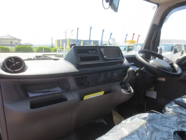 三菱 キャンター 2RG-FBA60(2WD)の写真15
