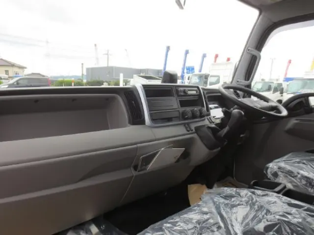 三菱 キャンター 2RG-FEB50(2WD)の写真15