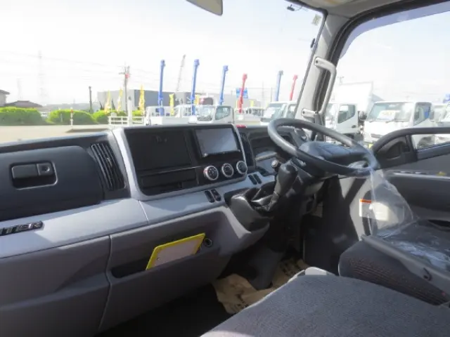 三菱 キャンター TKG-FBA30(2WD)の写真15