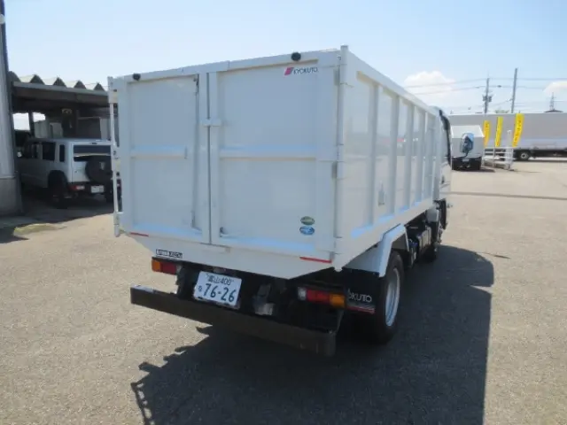 三菱 キャンター 2RG-FBA60(2WD)の写真4