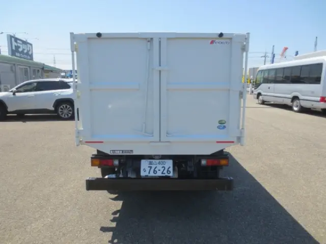 三菱 キャンター 2RG-FBA60(2WD)の写真7