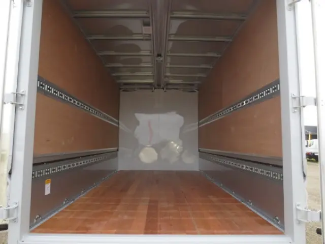 三菱 キャンター 2RG-FEB50(2WD)の写真12